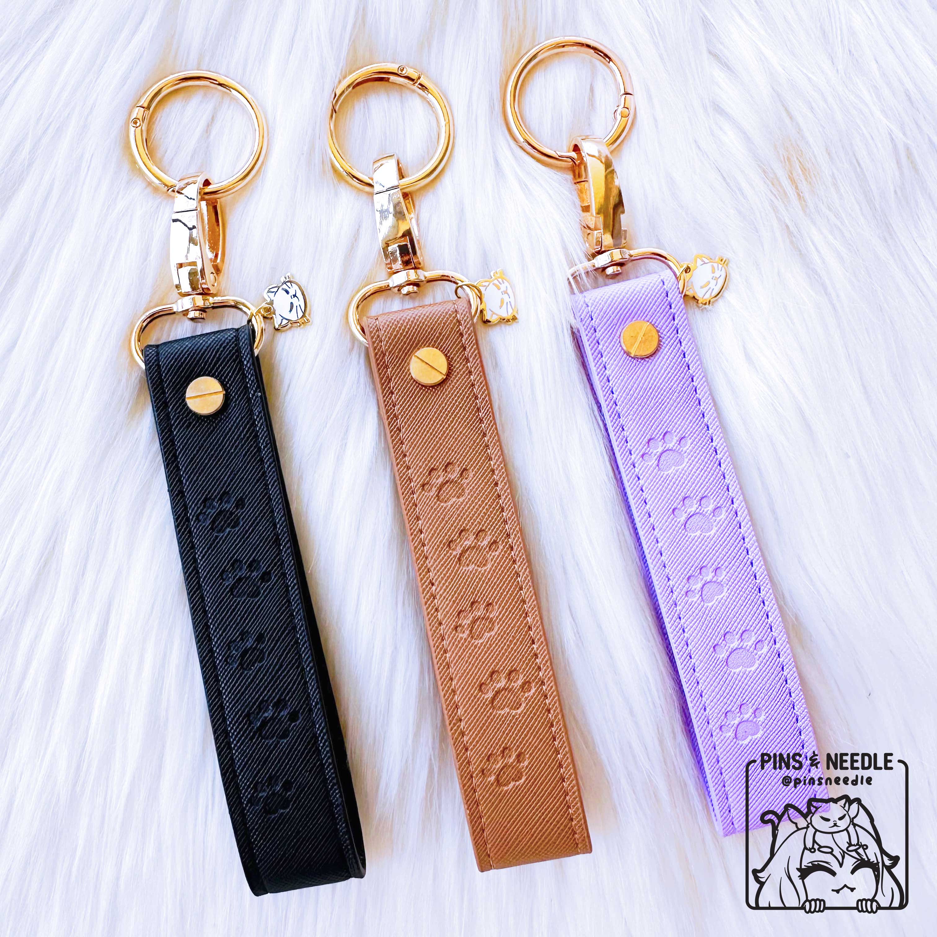 🐾 Pawprint Leather Wristlet Keychain